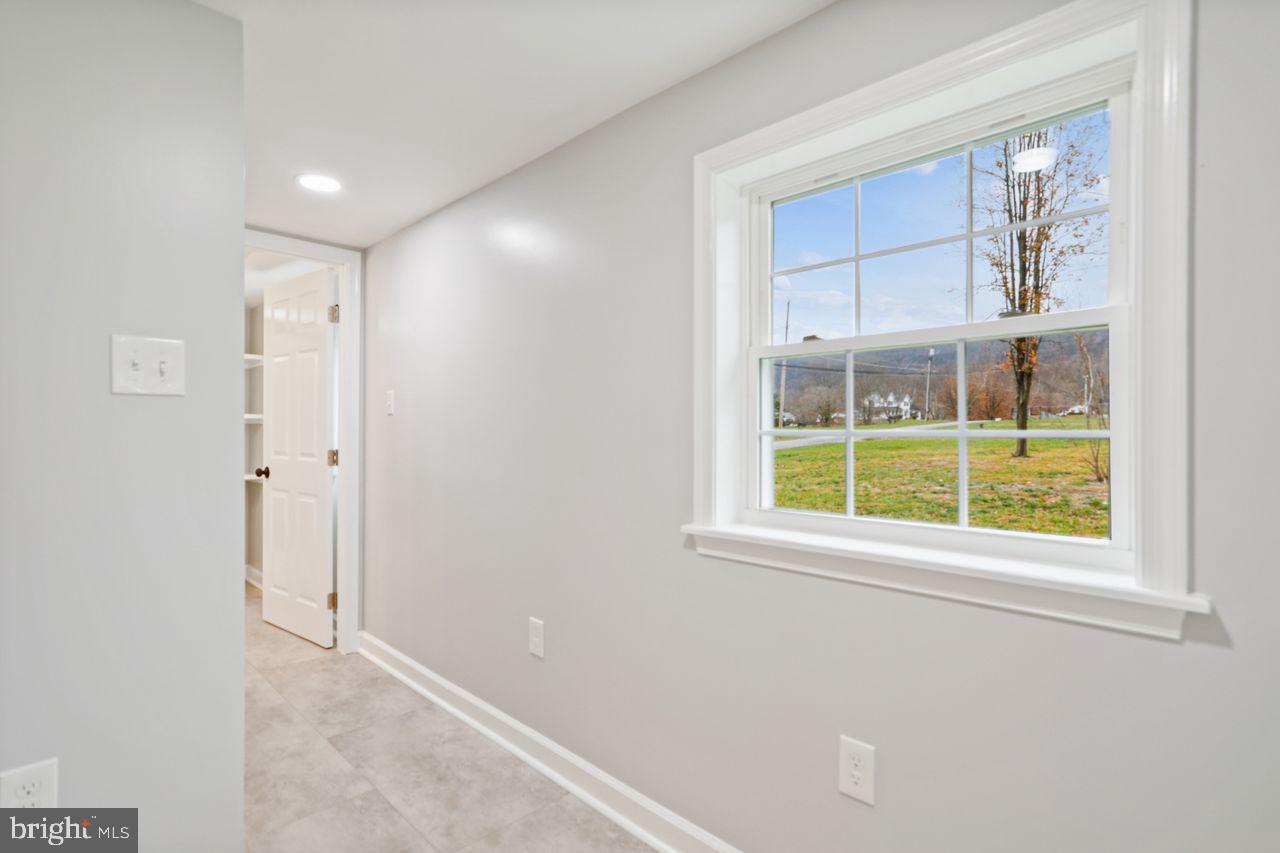 19452 Garretts Mill Road Knoxville, MD 21758 - Photo 21 of 48 Main Level laundry area