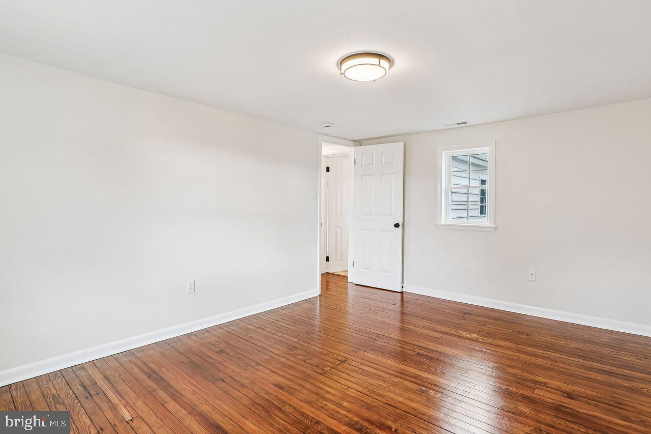 19452 Garretts Mill Road Knoxville, MD 21758 - Photo 33 of 48 3rd Bedroom