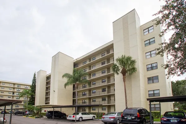 $249,900 | 800 Cove Cay Drive, Unit 5G, Clearwater, FL 33760