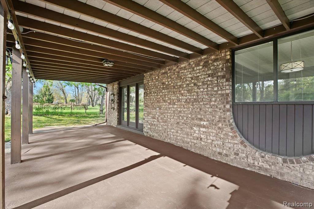 20937 Halsted Road Farmington Hills, MI 48167 - Photo 29 of 33