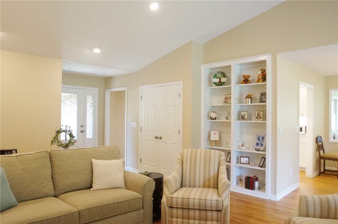 1018 Keystone Lane Clemson, SC 29631 - Photo 4 of 31 Gallery Image 4