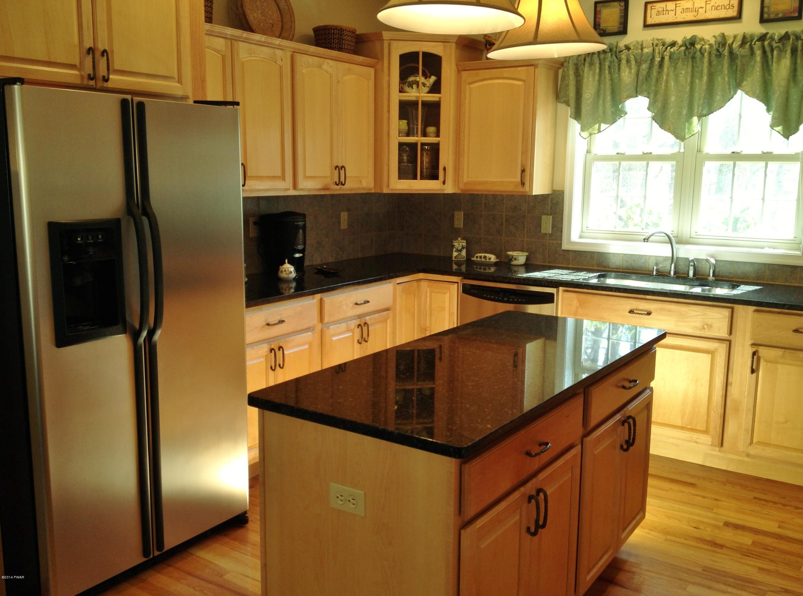 202 Oak Ridge Drive Milford, PA 18337 - Photo 4 of 58