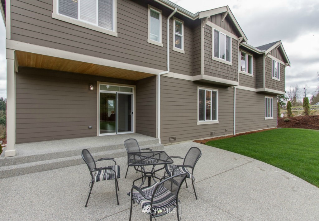 9709 Northeast 145th Street Bothell, WA 98011 - Photo 4 of 10 Gallery Image 4