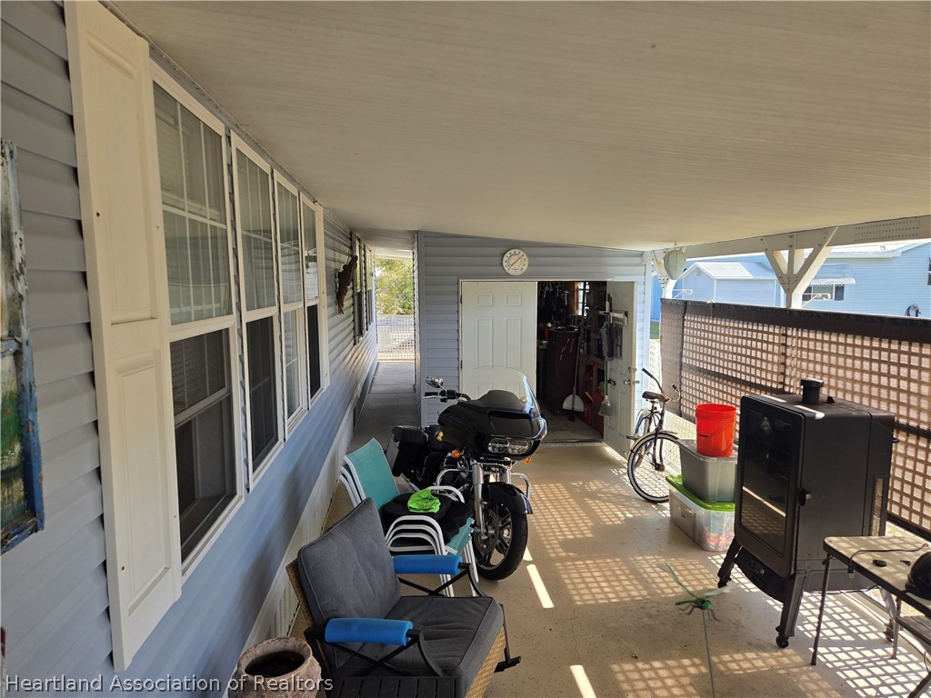 504 Thunderbird Hill Road Sebring, FL 33872 - Photo 29 of 35 a view of entryway and livingroom
