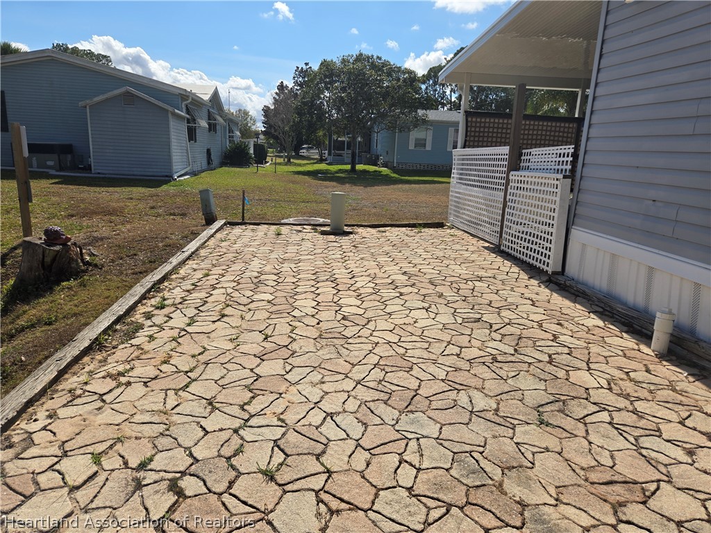 504 Thunderbird Hill Road Sebring, FL 33872 - Photo 35 of 35 a view of a backyard