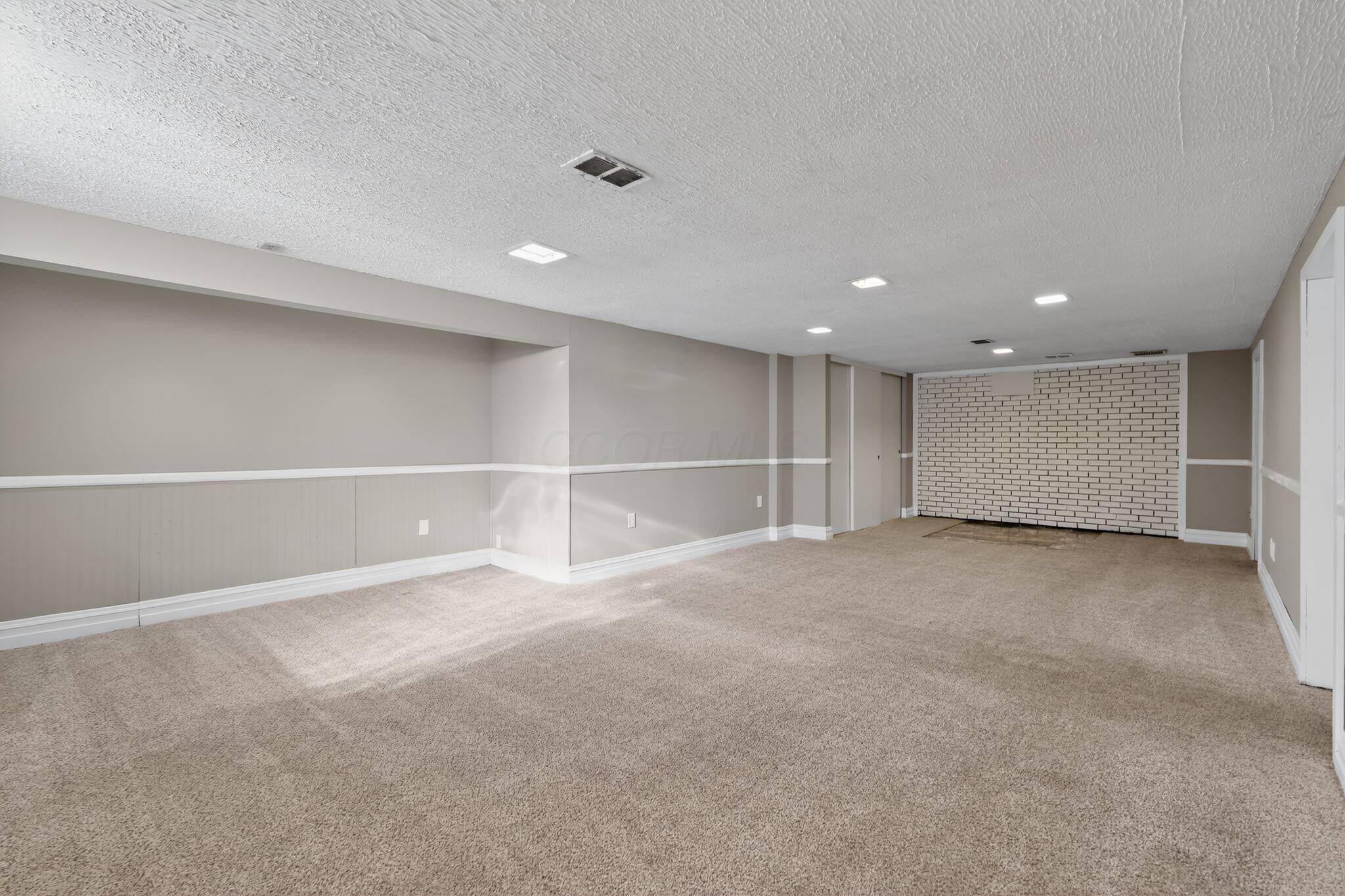 3851 Fairmoor Road Columbus, OH 43228 - Photo 24 of 30 14_3851_Fairmoor_Rd_Columbus_OH_43228-Li