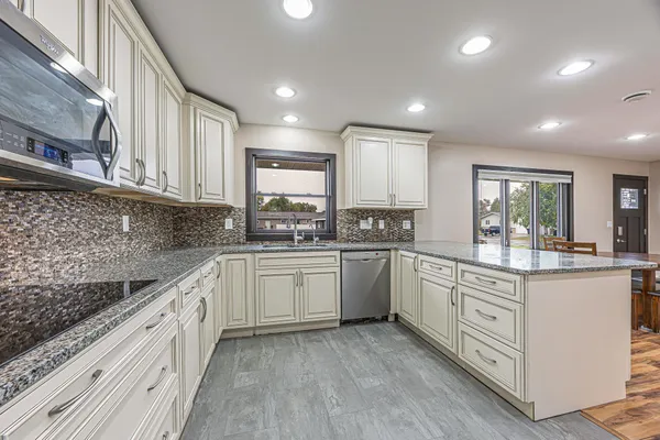 $399,900 | 322 4th Avenue Southeast, Hillsboro, ND 58045