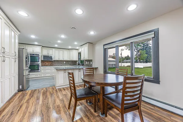 $385,900 | 322 4th Avenue Southeast, Hillsboro, ND 58045