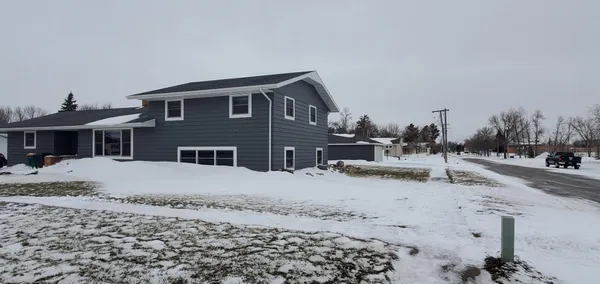 $399,900 | 322 4th Avenue Southeast, Hillsboro, ND 58045