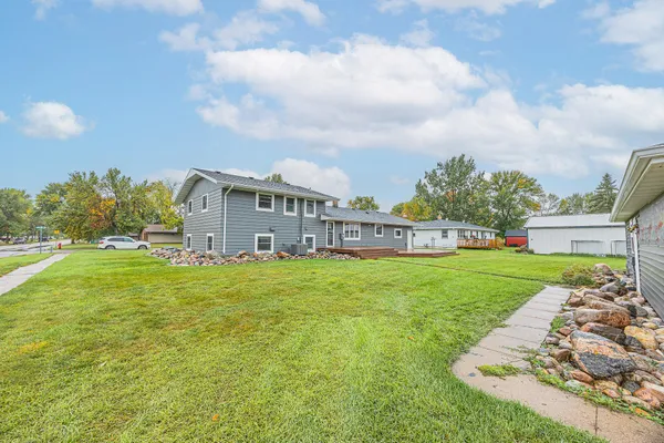 $385,900 | 322 4th Avenue Southeast, Hillsboro, ND 58045