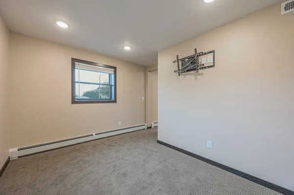 $385,900 | 322 4th Avenue Southeast, Hillsboro, ND 58045