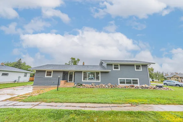 $399,900 | 322 4th Avenue Southeast, Hillsboro, ND 58045