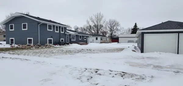 $385,900 | 322 4th Avenue Southeast, Hillsboro, ND 58045