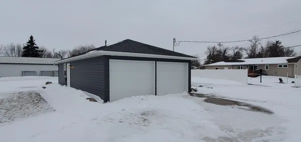 $385,900 | 322 4th Avenue Southeast, Hillsboro, ND 58045