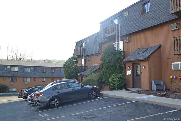 $2,200 | 300 High Avenue, Unit J1, Nyack, NY 10960