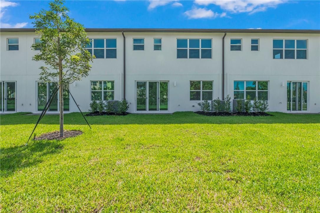 5761 Veranda Way, Unit 3 Boca Raton, FL 33433 - Photo 12 of 24 Photo 12