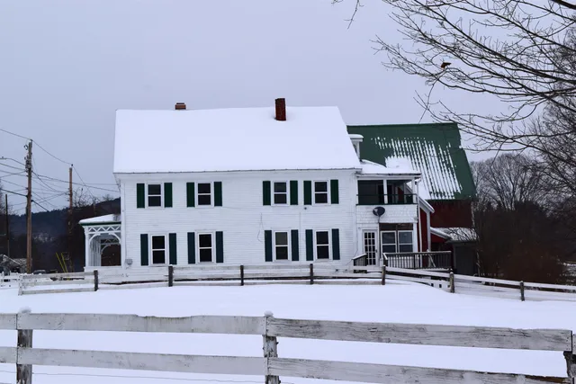 $329,000 | 4615 Highway 5, Barnet, VT 05050