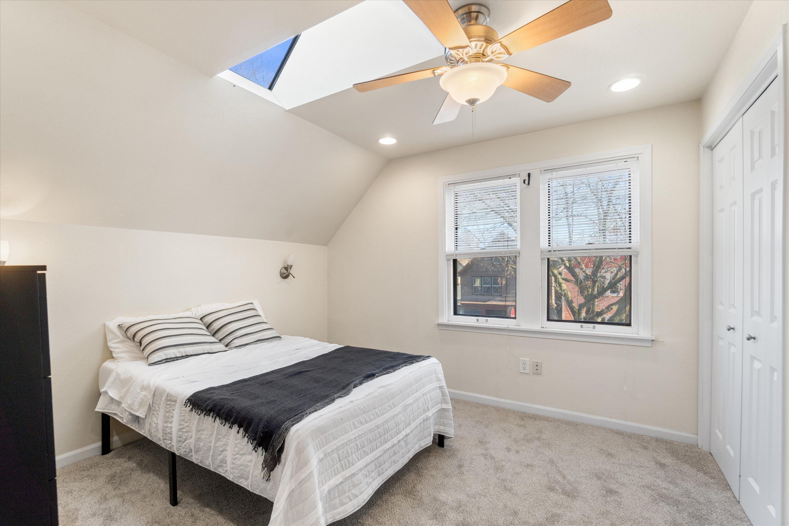 1751 North Franklin Place Milwaukee, WI 53202 - Photo 12 of 27 21-DSC00830