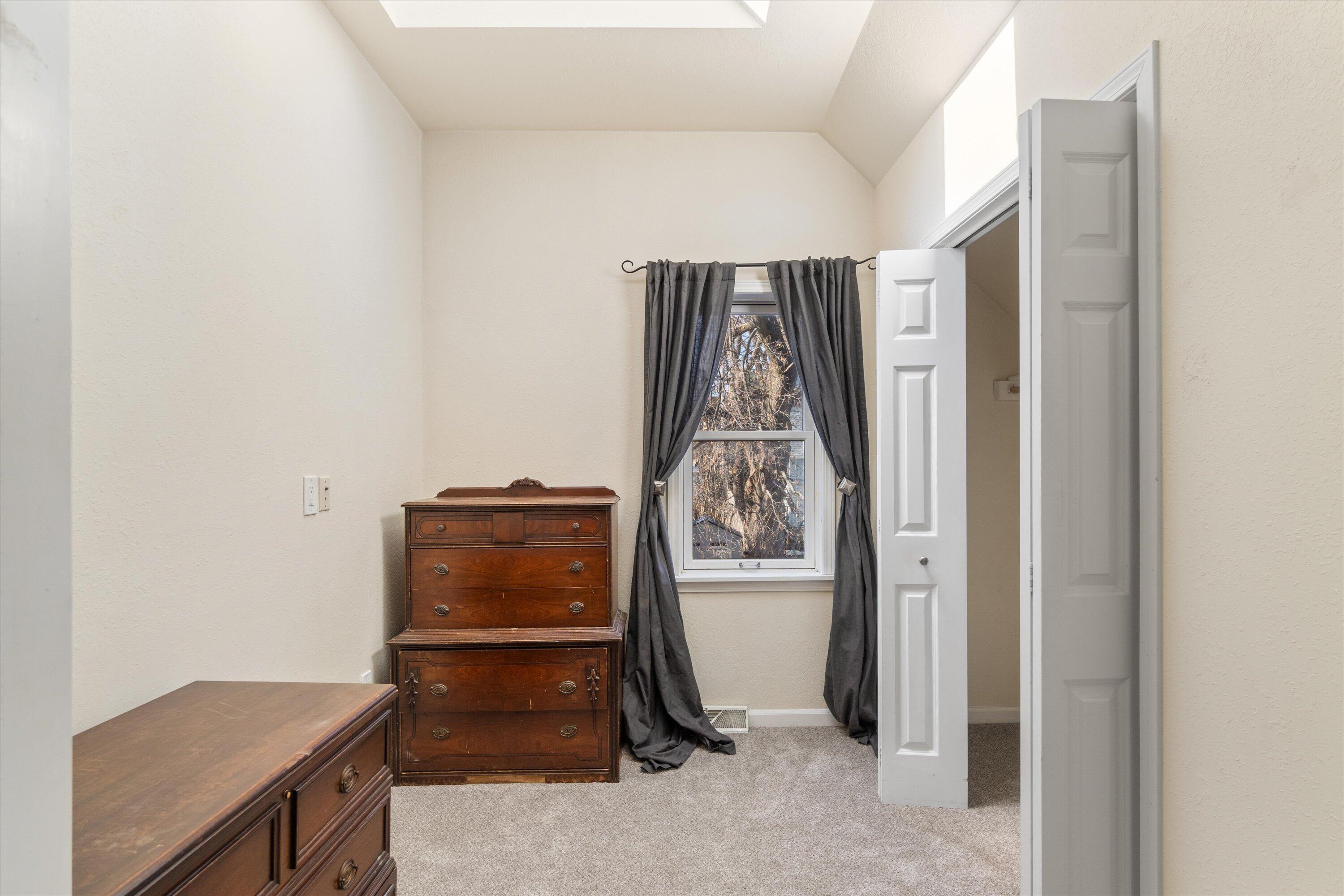 1751 North Franklin Place Milwaukee, WI 53202 - Photo 18 of 27 17-DSC00806