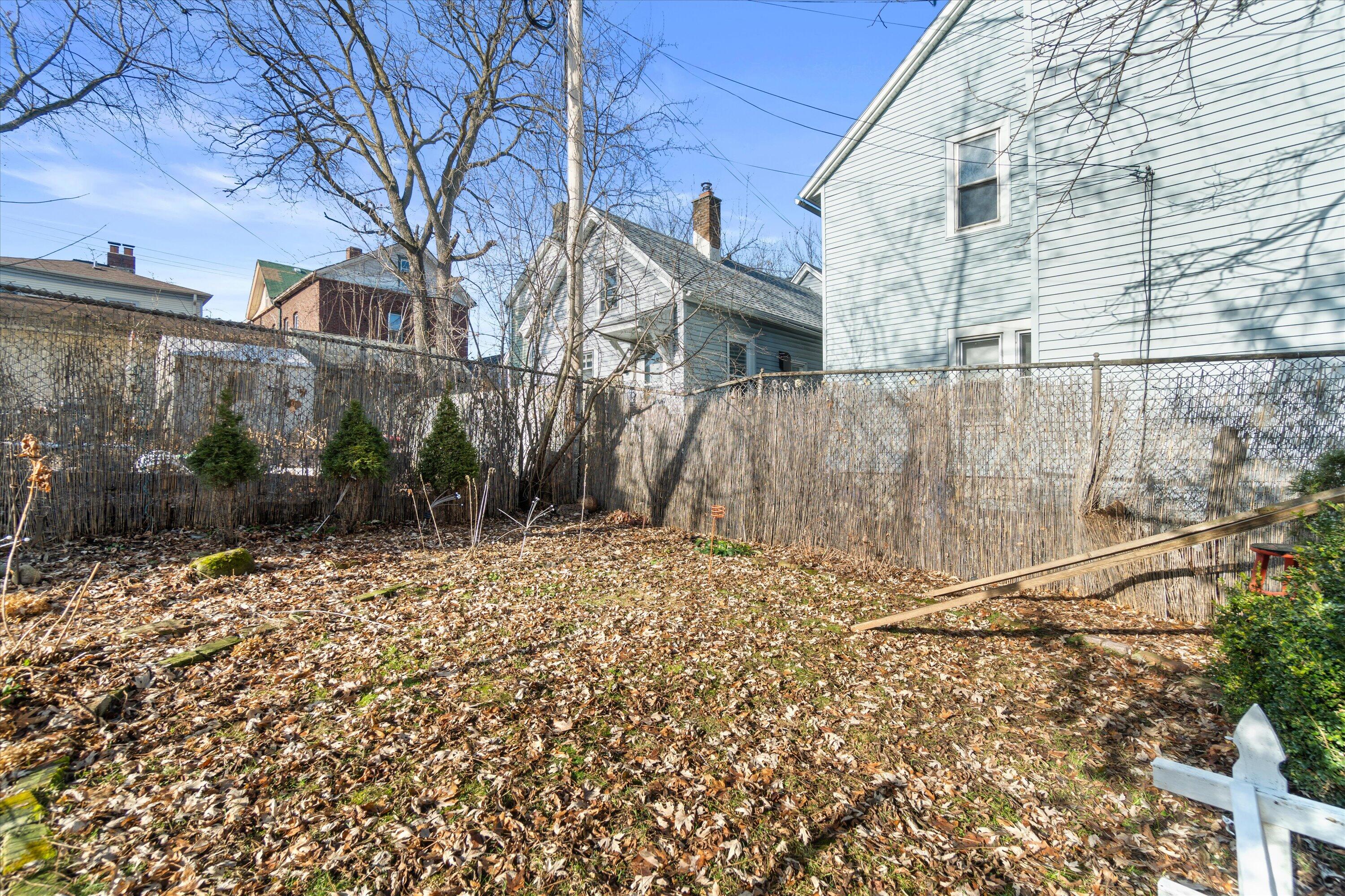 1751 North Franklin Place Milwaukee, WI 53202 - Photo 25 of 27 28-DSC00872