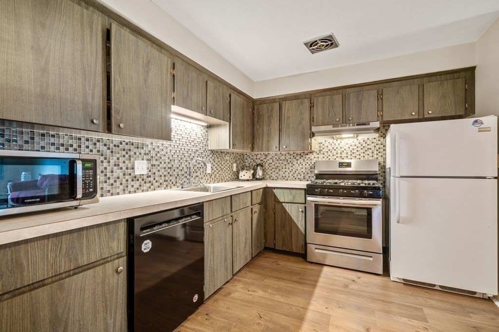 80 Walnut Street, Unit 105 Canton, MA 02021 - Photo 2 of 18 Gallery Image 2