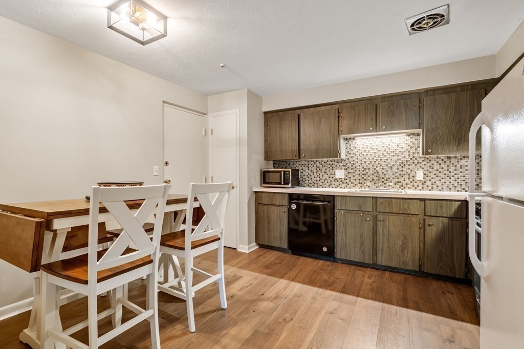 80 Walnut Street, Unit 105 Canton, MA 02021 - Photo 5 of 18 Gallery Image 5
