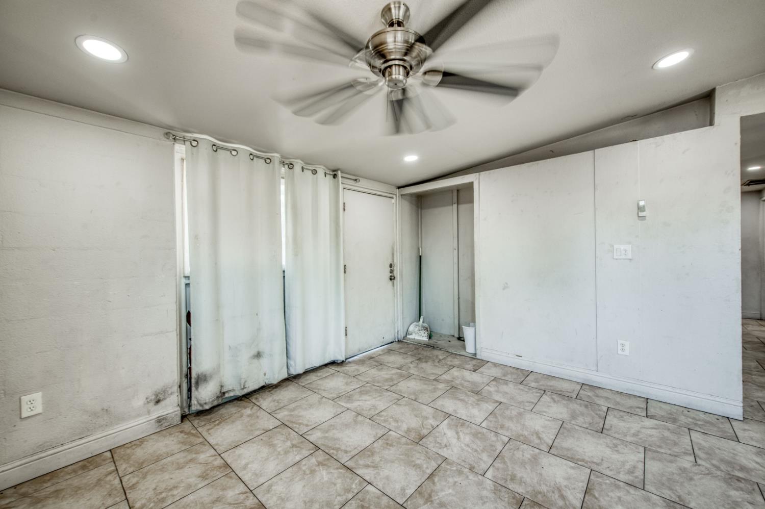 2326 East Hampton Way Fresno, CA 93726 - Photo 2 of 22 a view of an entryway