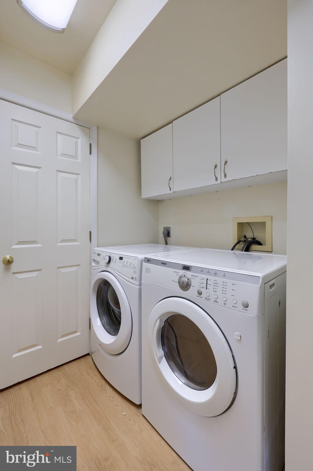 142 Palm Lane Lebanon, PA 17042 - Photo 10 of 38 a utility room with dryer and washer