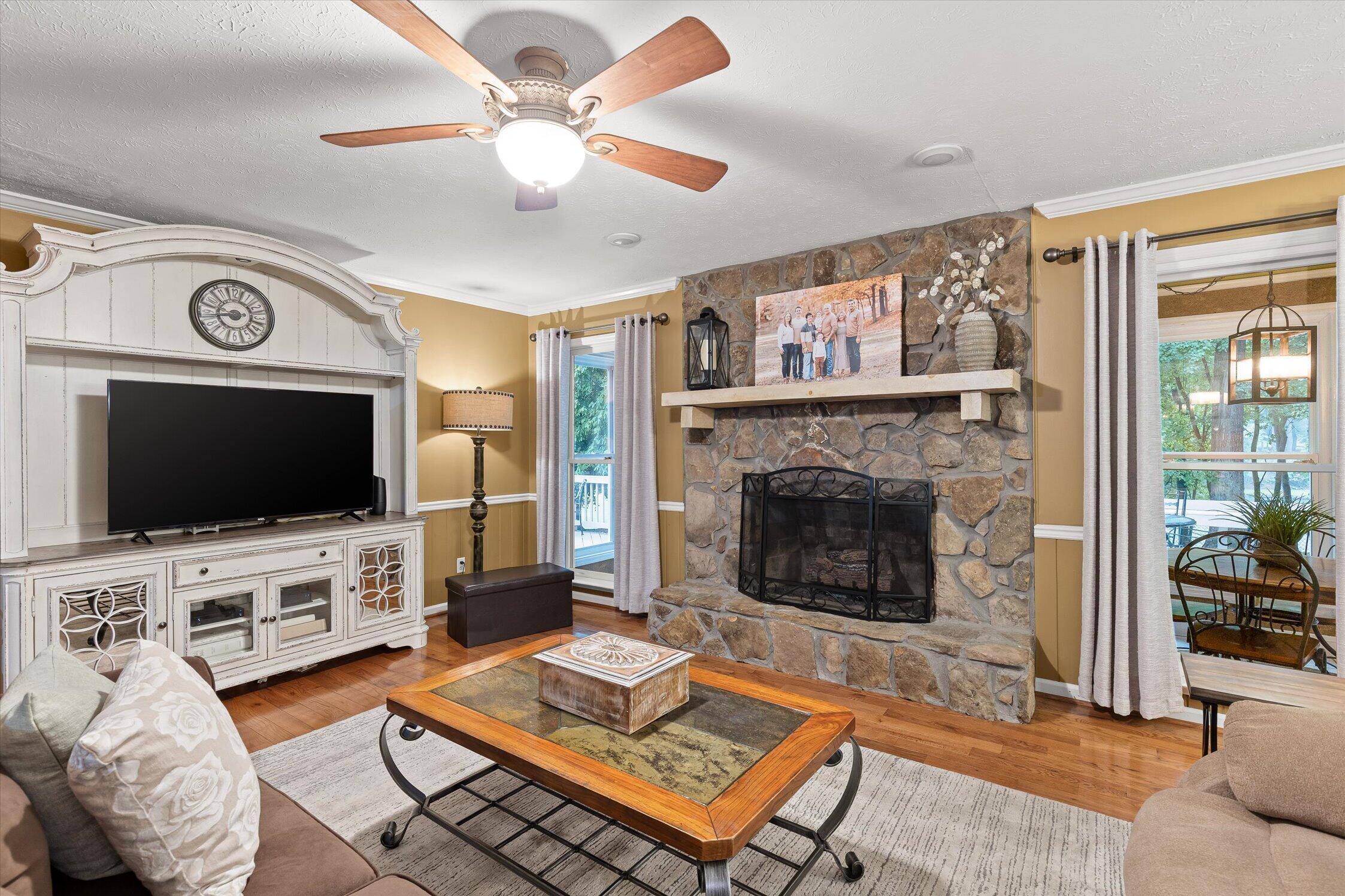960 Shell Cracker Lane Cohutta, GA 30710 - Photo 7 of 65 Living Room
