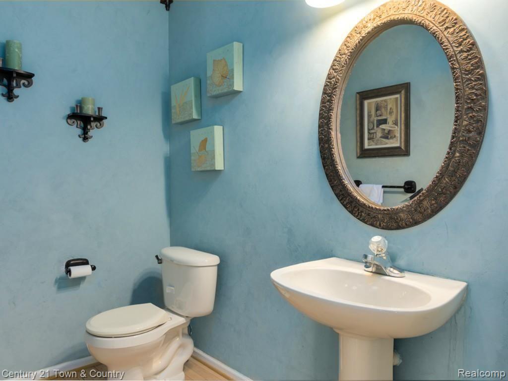 1948 South Shore Drive Rochester, MI 48307 - Photo 3 of 17 MHP_2015-02-26_24795_Merged.jpg