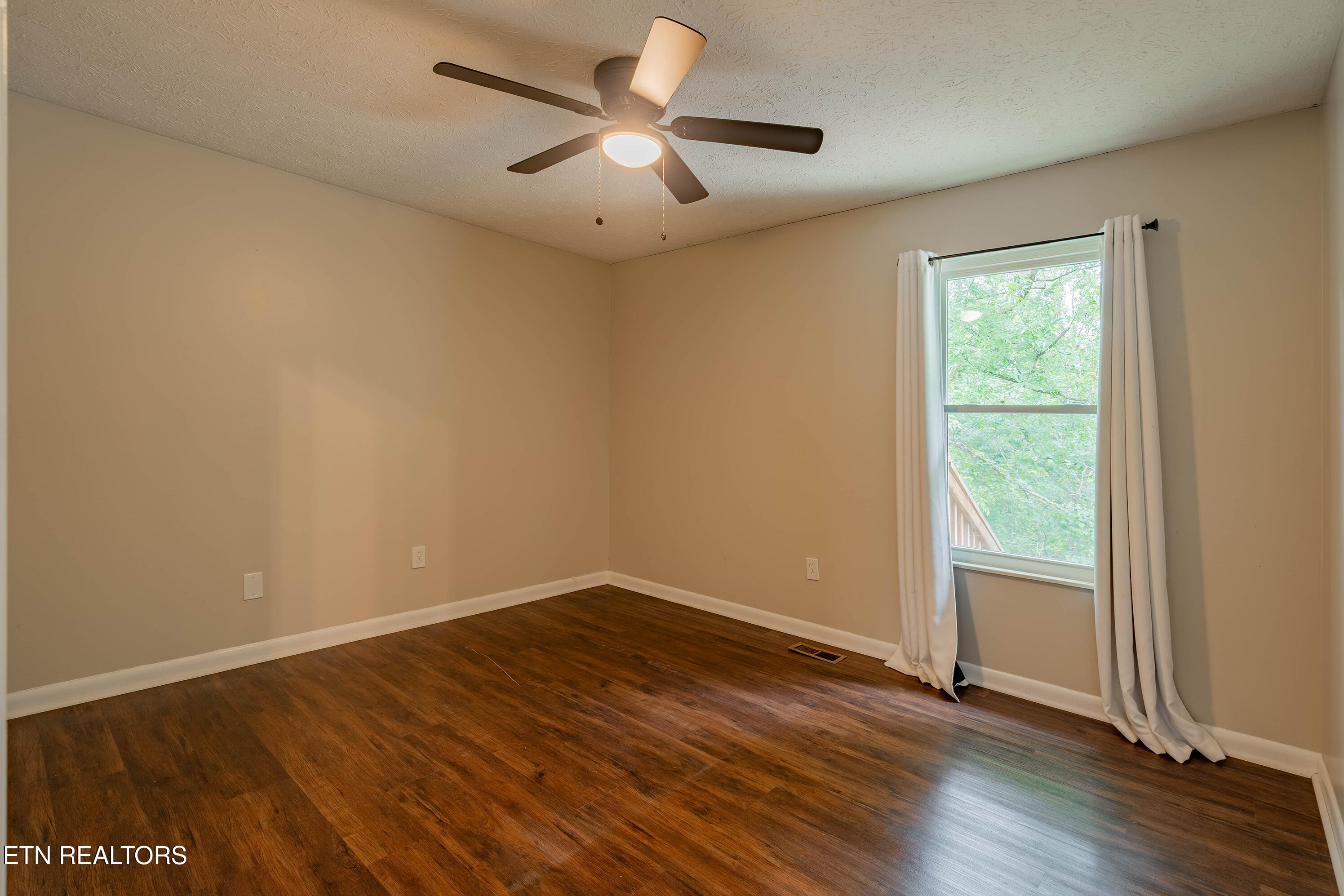 2326 Chukar Road Knoxville, TN 37923 - Photo 12 of 27 c9