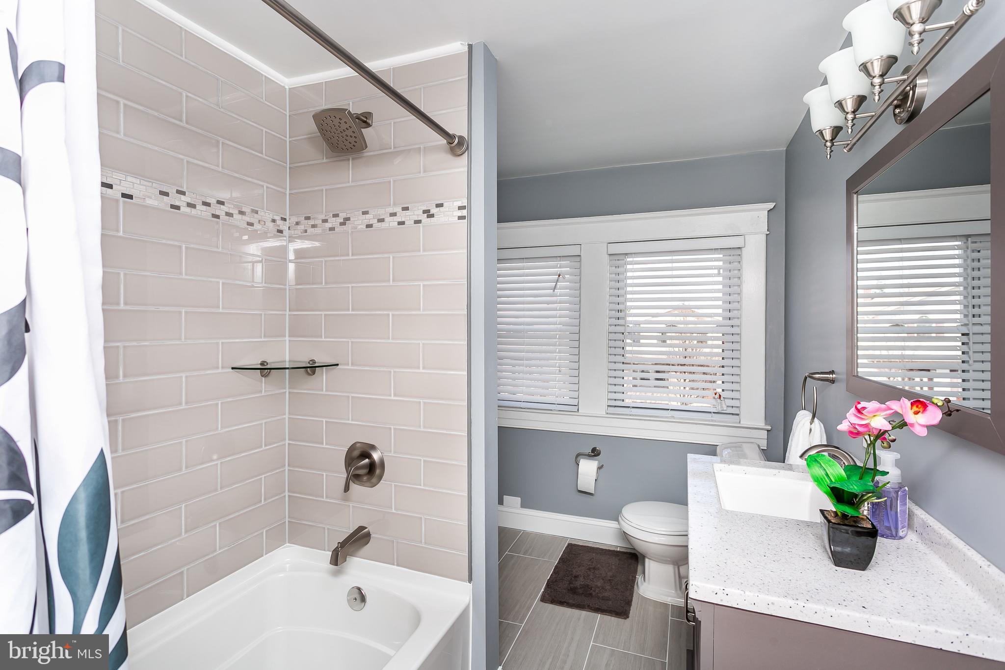 1810 Portship Road Baltimore, MD 21222 - Photo 22 of 44 Renovated full bath