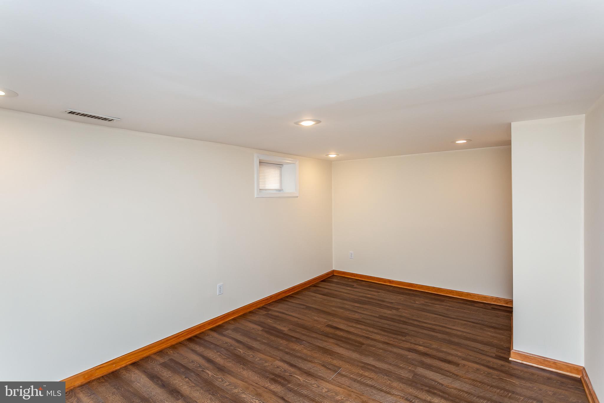1810 Portship Road Baltimore, MD 21222 - Photo 29 of 44