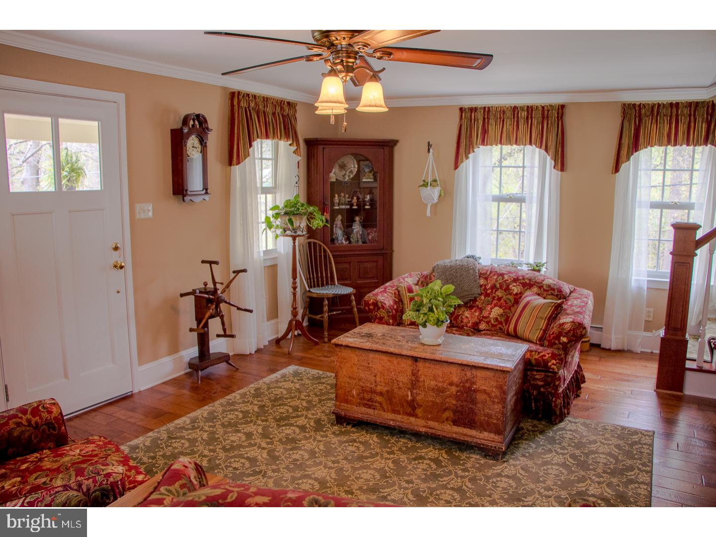 800 Ravine Road Downingtown, PA 19335 - Photo 7 of 19 Living Room