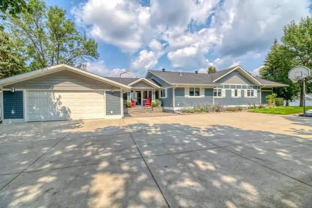 $2,500,000 | 22623 Knollwood Lane, Pelican Rapids, MN 56572