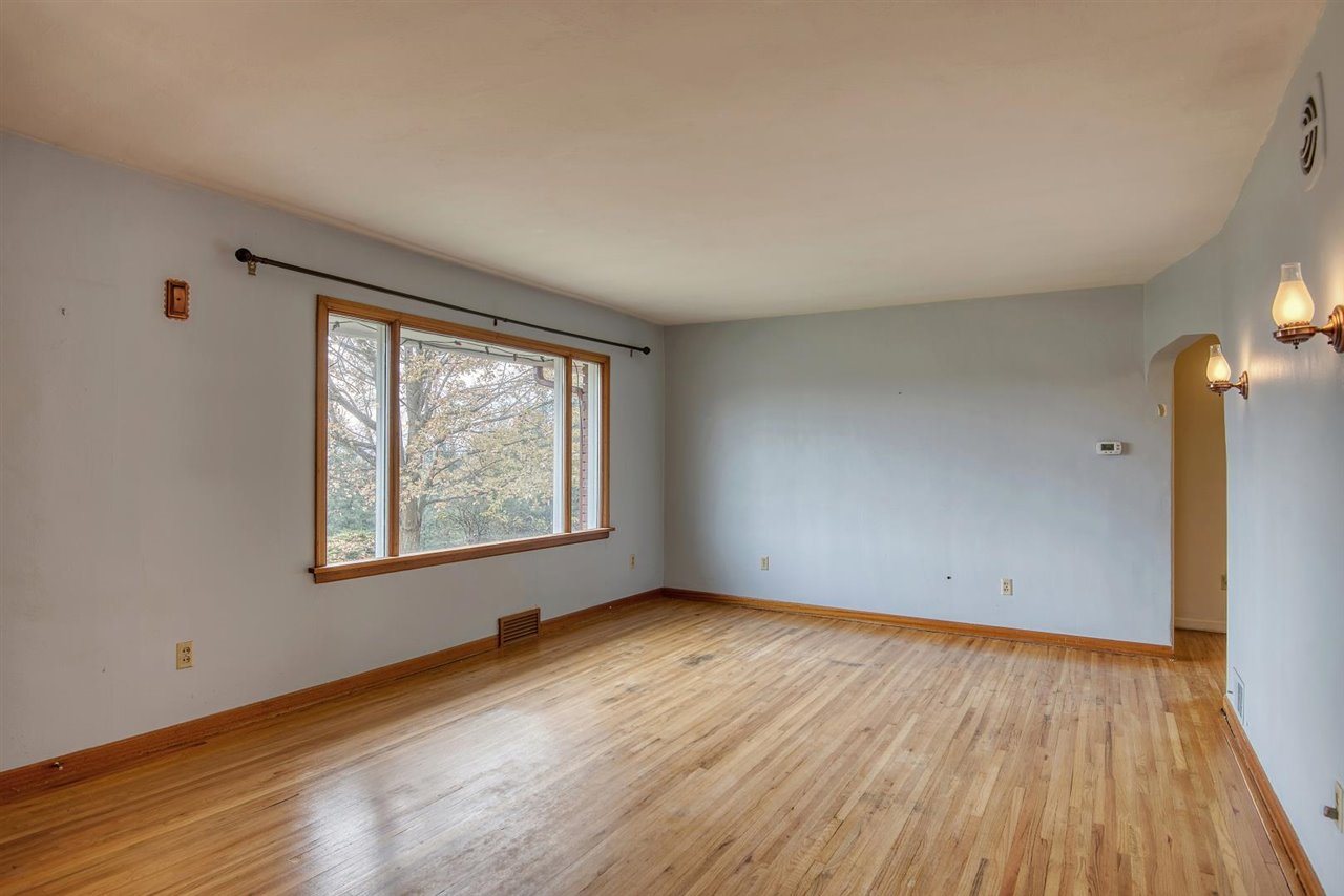 5601 East Bernhill Road Colbert, WA 99005 - Photo 4 of 44