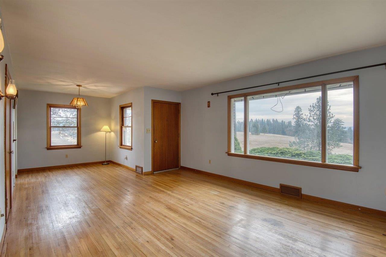 5601 East Bernhill Road Colbert, WA 99005 - Photo 5 of 44