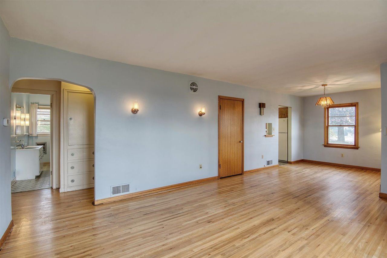 5601 East Bernhill Road Colbert, WA 99005 - Photo 6 of 44