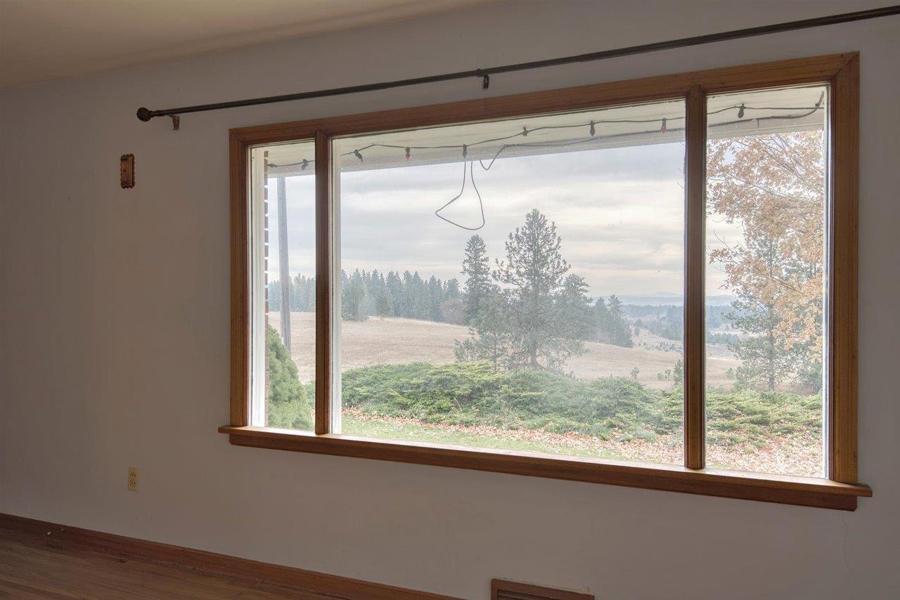 5601 East Bernhill Road Colbert, WA 99005 - Photo 8 of 44