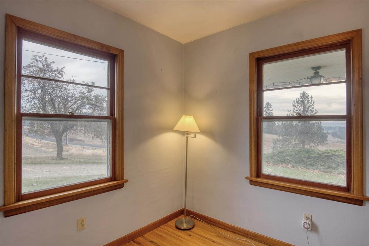 5601 East Bernhill Road Colbert, WA 99005 - Photo 9 of 44