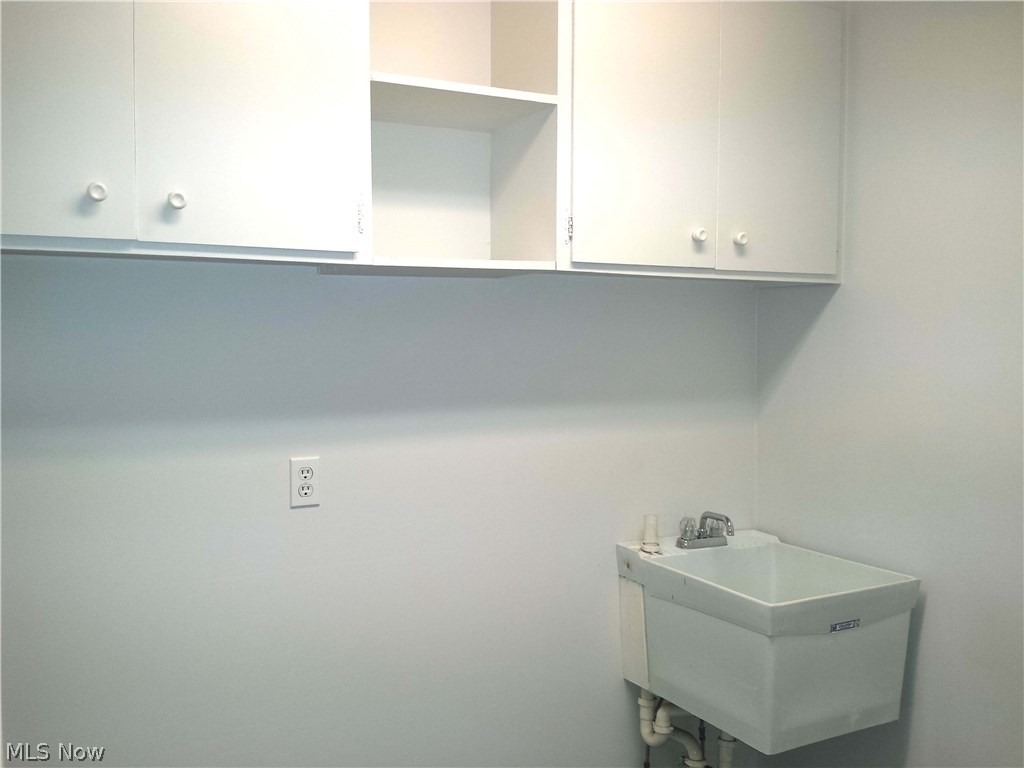 39650 Aurora Road Solon, OH 44139 - Photo 11 of 27 First floor laundry