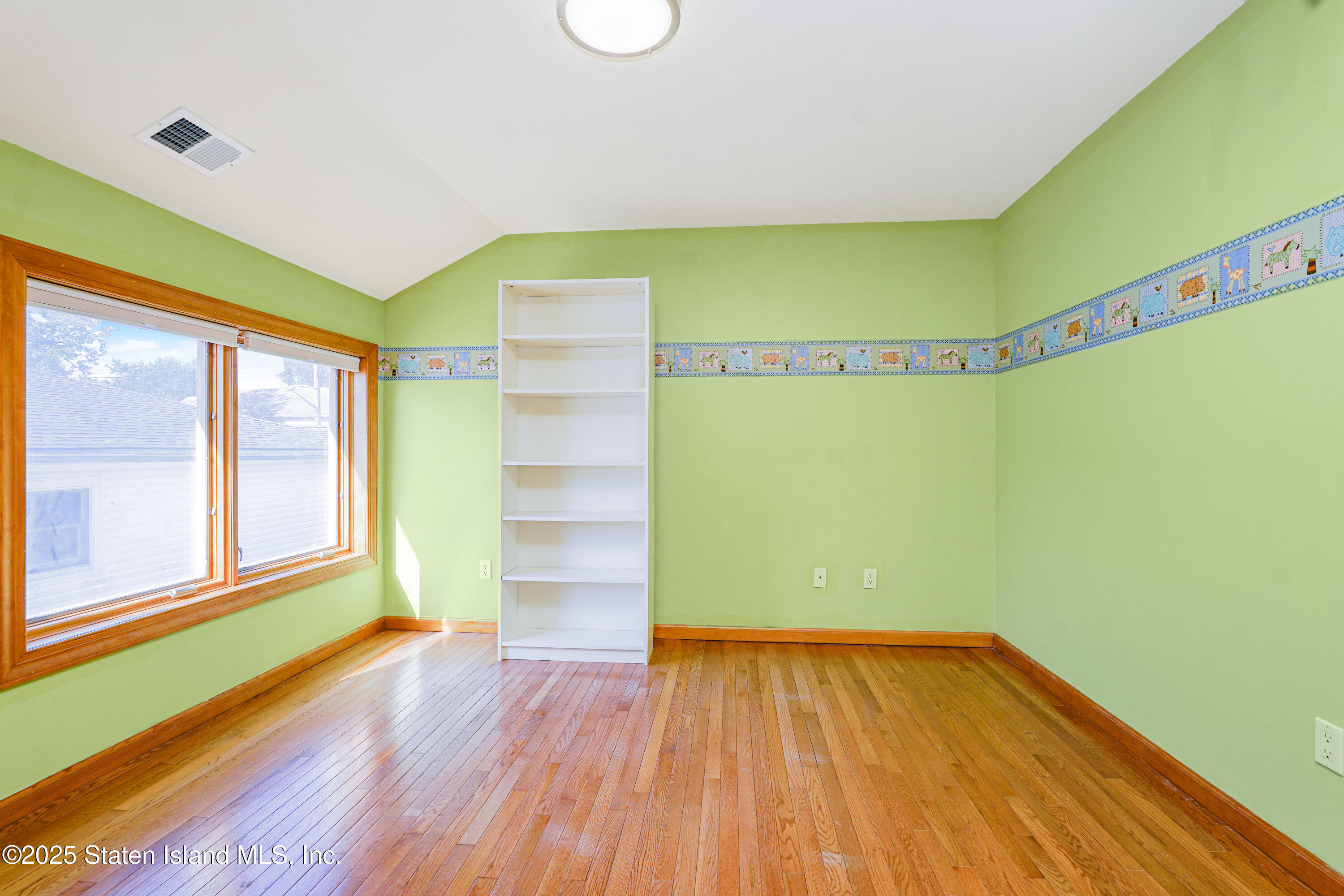 528 Rathbun Avenue Staten Island, NY 10312 - Photo 22 of 50 17