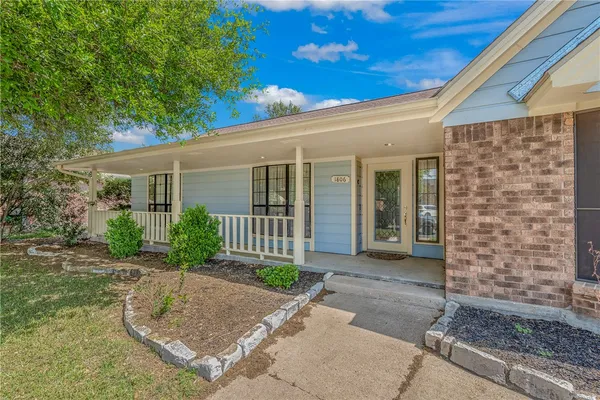 a view of a house with porch