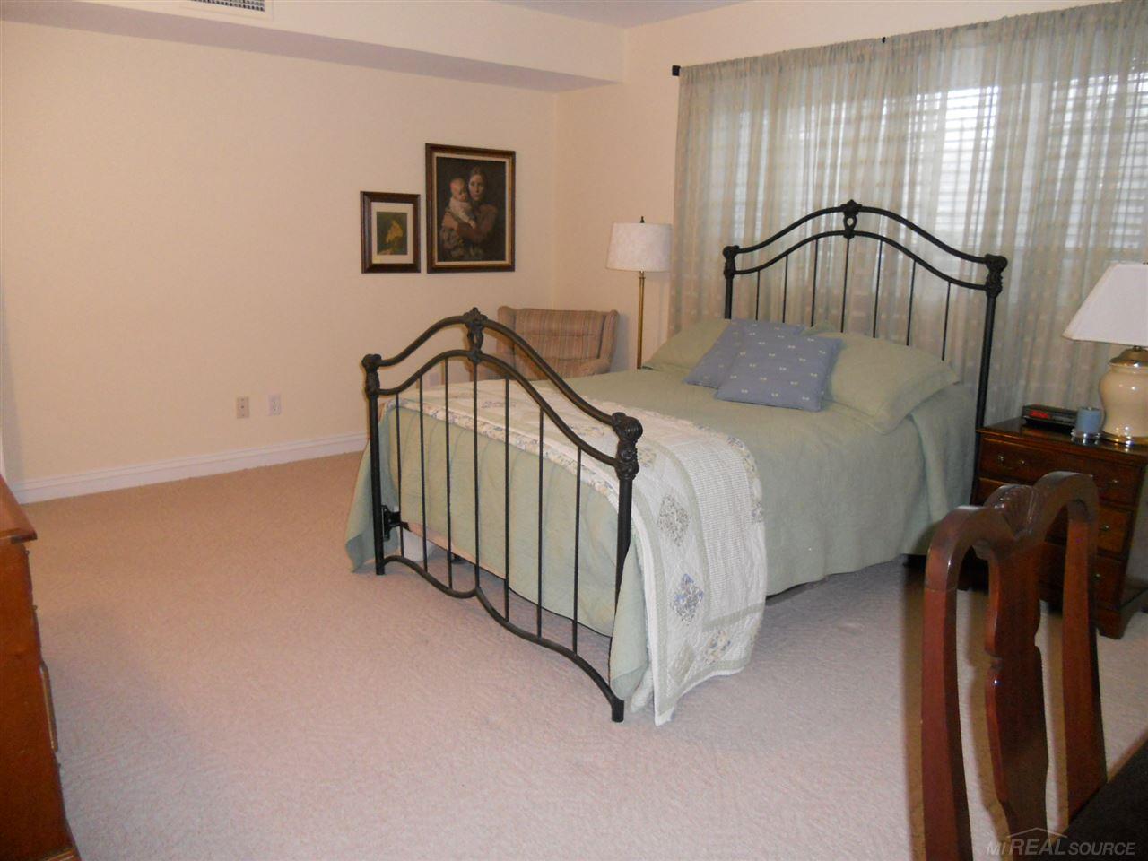 2247 Walton Boulevard Rochester Hills, MI 48309 - Photo 10 of 15