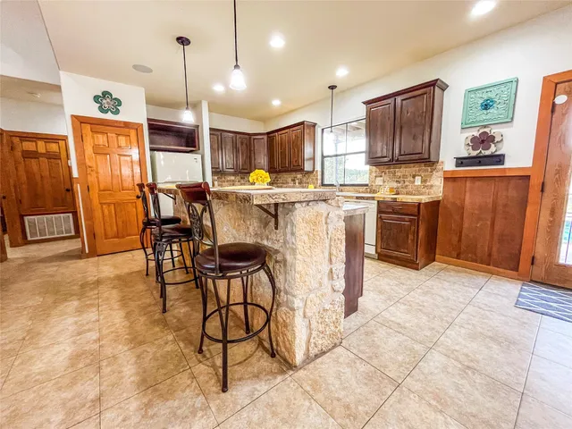 $750,000 | 770 Tierra Linda Drive, Concan, TX 78838