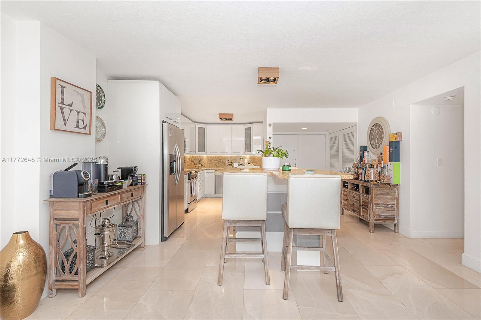 6423 Collins Avenue, Unit 309 Miami Beach, FL 33141 - Photo 11 of 29