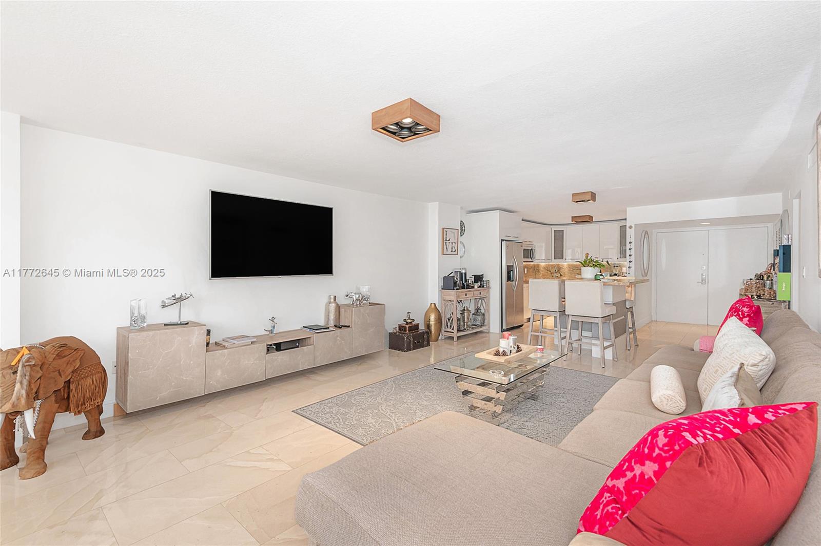 6423 Collins Avenue, Unit 309 Miami Beach, FL 33141 - Photo 14 of 29