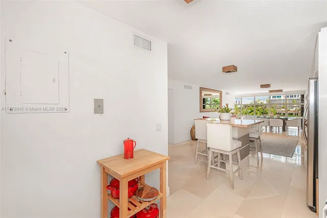 $1,100,000 | 6423 Collins Avenue, Unit 309, Miami Beach, FL 33141