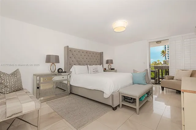 $1,100,000 | 6423 Collins Avenue, Unit 309, Miami Beach, FL 33141
