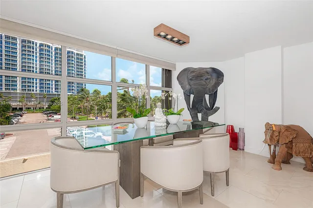 $1,100,000 | 6423 Collins Avenue, Unit 309, Miami Beach, FL 33141